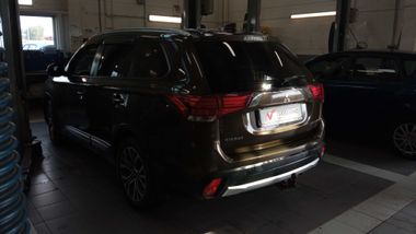 Mitsubishi Outlander 2018 года, 316 291 км - вид 4