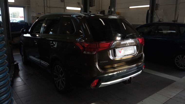 Mitsubishi Outlander 2018 года, 316 291 км - вид 4
