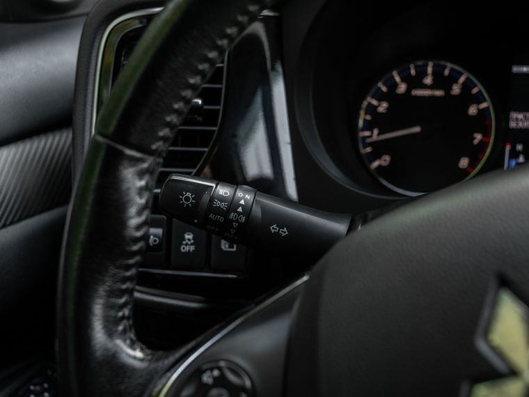 Mitsubishi Outlander 2018 года, 316 291 км - вид 6