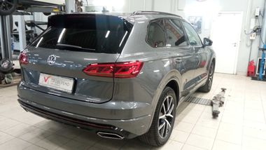 Volkswagen Touareg 2019 года, 123 994 км - вид 3