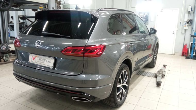 Volkswagen Touareg 2019 года, 123 994 км - вид 3