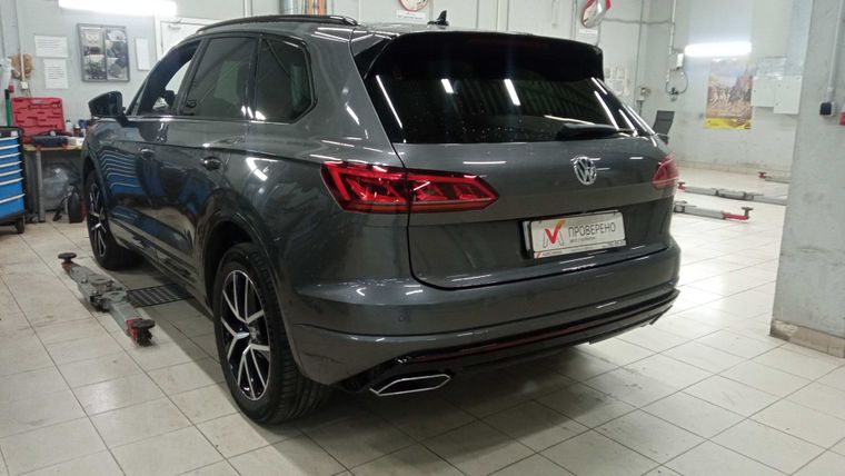 Volkswagen Touareg 2019 года, 123 994 км - вид 4