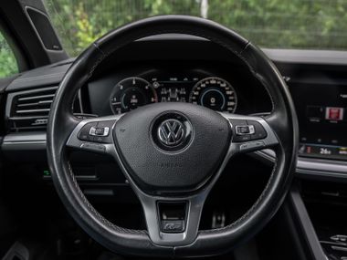 Volkswagen Touareg 2019 года, 123 994 км - вид 6