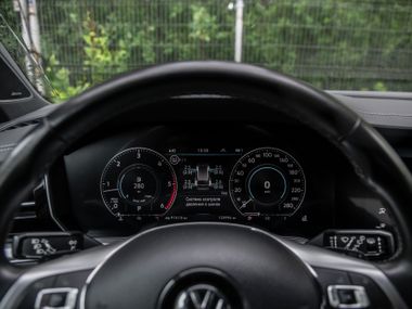 Volkswagen Touareg 2019 года, 123 994 км - вид 5