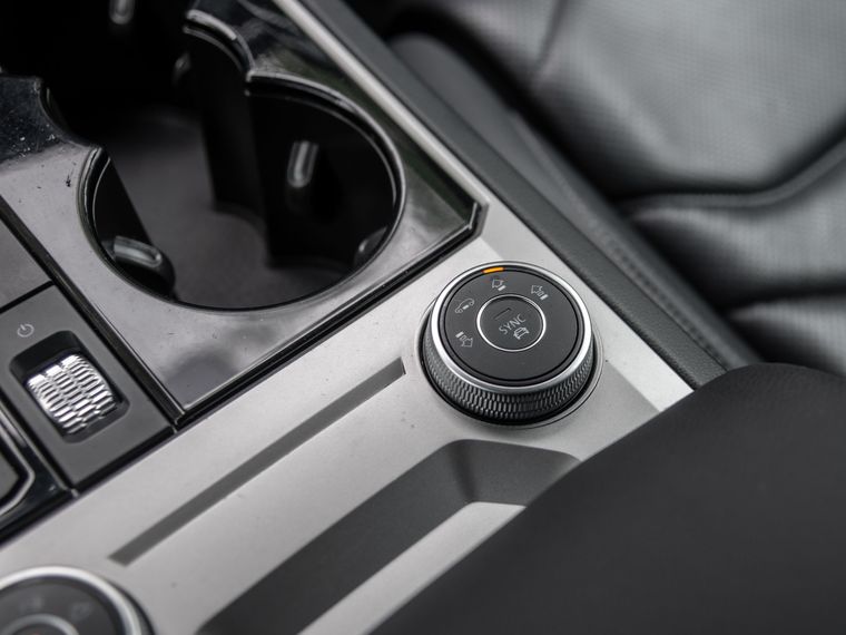 Volkswagen Touareg 2019 года, 123 994 км - вид 12