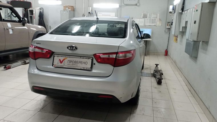 KIA Rio 2012 года, 219 772 км - вид 3