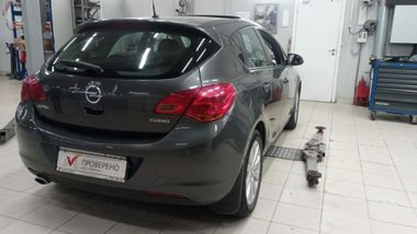 Opel Astra 2011 года, 168 441 км - вид 3