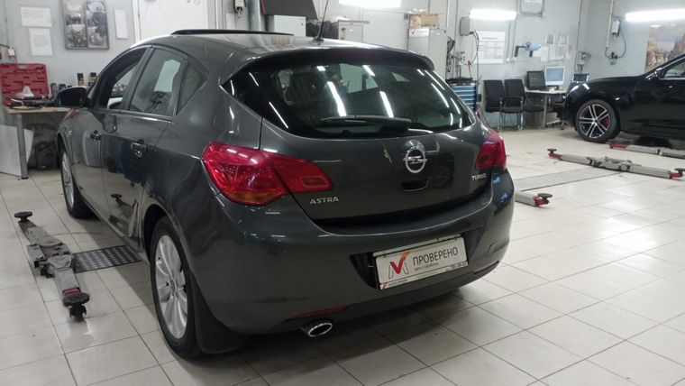 Opel Astra 2011 года, 168 441 км - вид 4