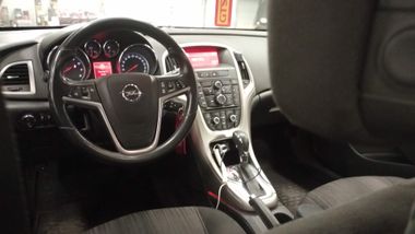 Opel Astra 2011 года, 168 441 км - вид 5