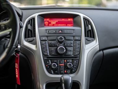 Opel Astra 2011 года, 168 441 км - вид 7