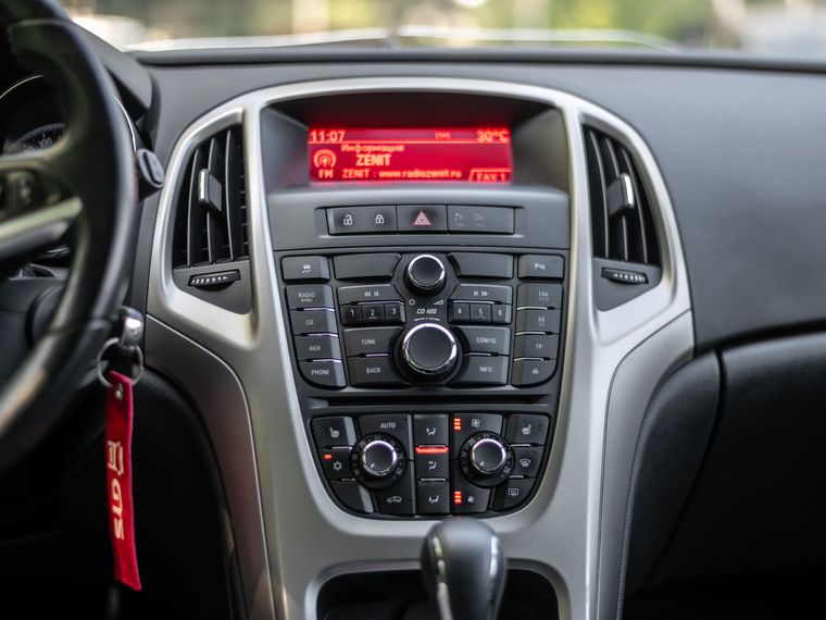 Opel Astra 2011 года, 168 441 км - вид 7