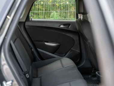 Opel Astra 2011 года, 168 441 км - вид 9