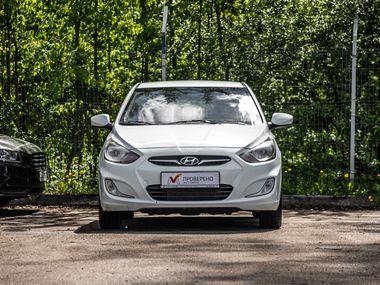 Hyundai Solaris 2013 года, 215 266 км - вид 3