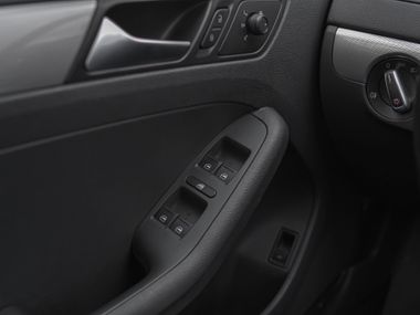 Volkswagen Jetta 2016 года, 177 306 км - вид 9