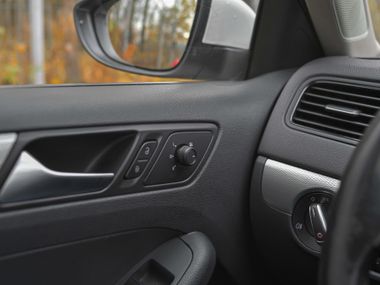 Volkswagen Jetta 2016 года, 177 306 км - вид 10