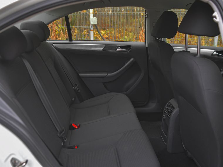 Volkswagen Jetta 2016 года, 177 306 км - вид 11
