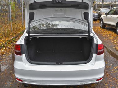 Volkswagen Jetta 2016 года, 177 306 км - вид 13