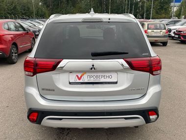 Mitsubishi Outlander 2019 года, 100 936 км - вид 6