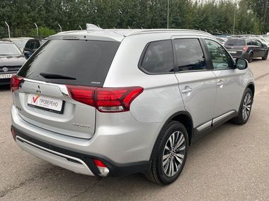 Mitsubishi Outlander 2019 года, 100 936 км - вид 5