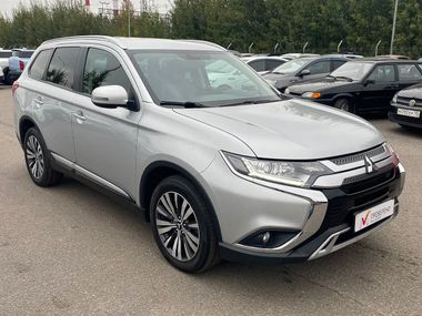 Mitsubishi Outlander 2019 года, 100 936 км - вид 4