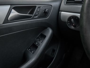 Volkswagen Jetta 2011 года, 159 742 км - вид 9