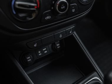 Hyundai Solaris 2017 года, 218 356 км - вид 8