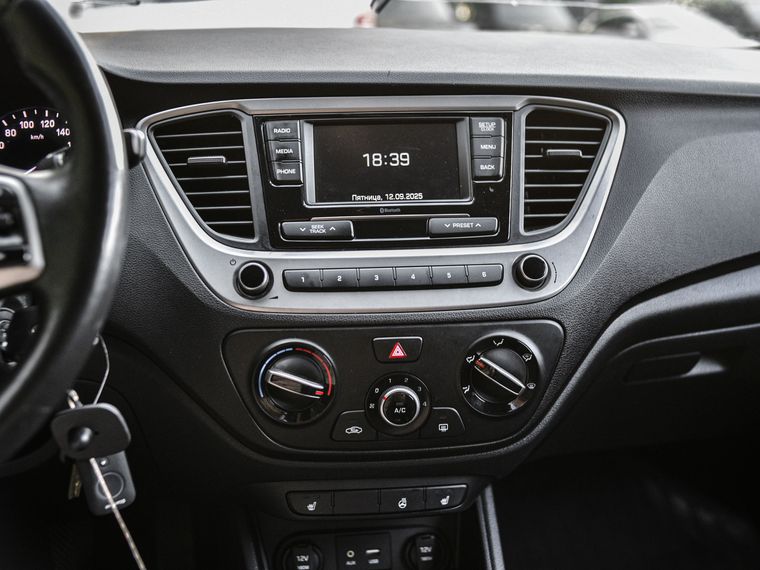 Hyundai Solaris 2017 года, 218 356 км - вид 7