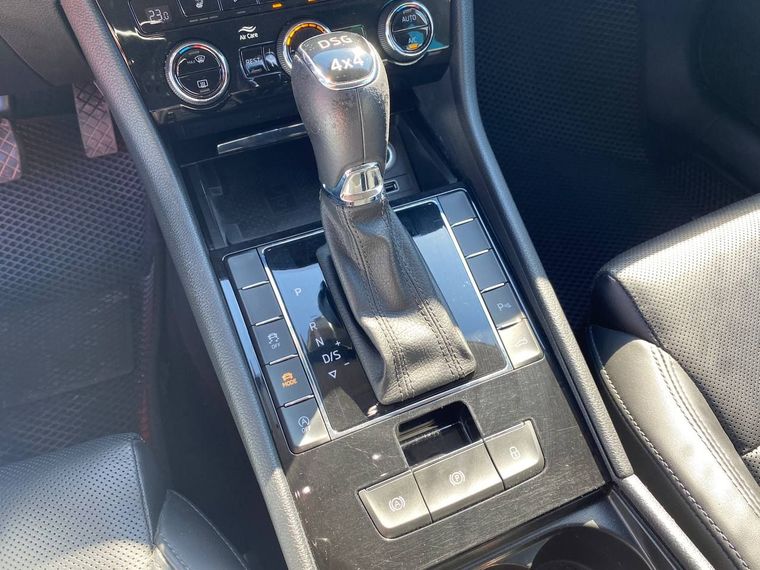 Skoda Superb 2018 года, 286 022 км - вид 11
