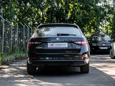 Skoda Superb 2018 года, 286 022 км - вид 4