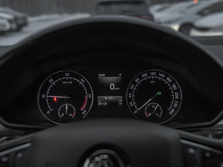 Skoda Superb 2018 года, 286 022 км - вид 5