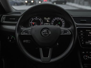 Skoda Superb 2018 года, 286 022 км - вид 7