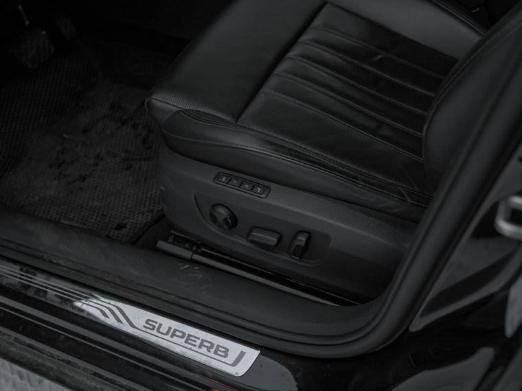 Skoda Superb 2018 года, 286 022 км - вид 12