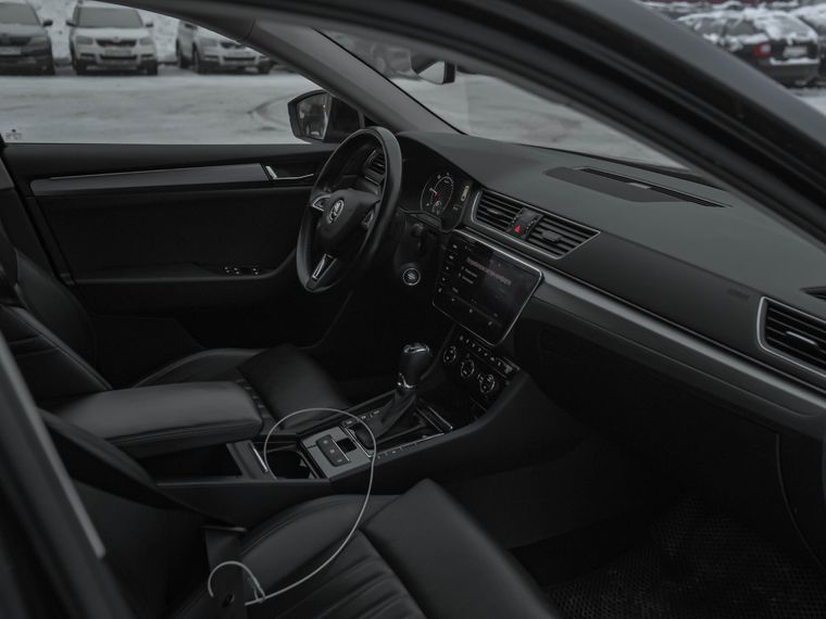 Skoda Superb 2018 года, 286 022 км - вид 14