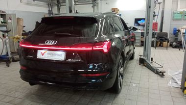 Audi E-tron 2020 года, 11 161 км - вид 3