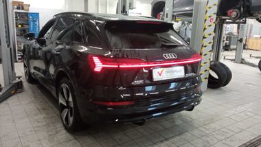 Audi E-tron 2020 года, 11 161 км - вид 4