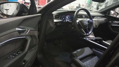 Audi E-tron 2020 года, 11 161 км - вид 5