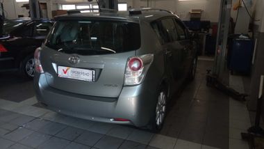 Toyota Verso 2012 года, 303 200 км - вид 4