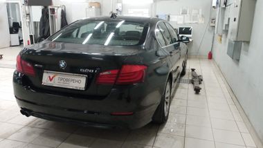 BMW 5 серия 2013 года, 190 000 км - вид 3