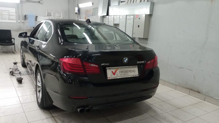 BMW 5 серия 2013 года, 190 000 км - вид 4