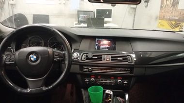 BMW 5 серия 2013 года, 190 000 км - вид 5