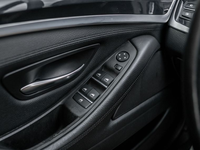 BMW 5 серия 2013 года, 190 000 км - вид 11