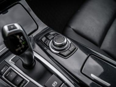 BMW 5 серия 2013 года, 190 000 км - вид 10