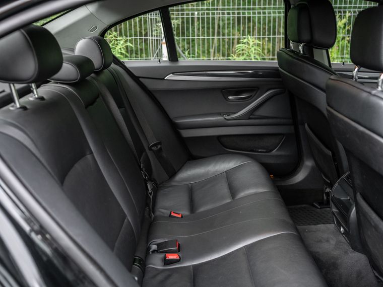 BMW 5 серия 2013 года, 190 000 км - вид 14