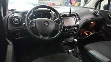 Renault Kaptur 2017 года, 124 635 км - вид 5