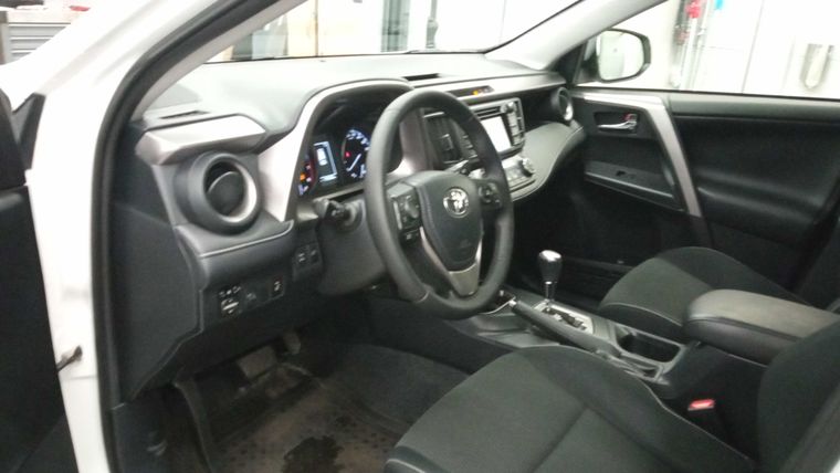 Toyota RAV4 2016 года, 179 985 км - вид 5