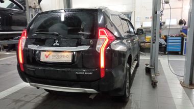 Mitsubishi Pajero Sport 2019 года, 163 000 км - вид 3