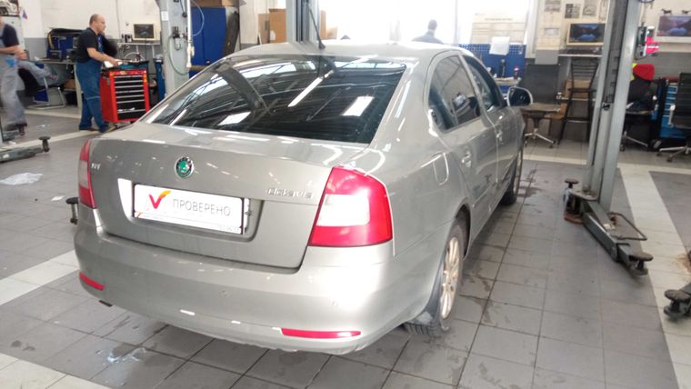 Skoda Octavia 2012 года, 296 968 км - вид 4