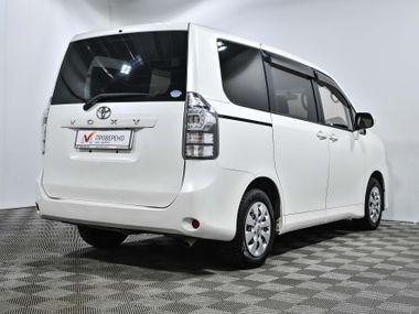 Toyota Voxy 2012 года, 250 176 км - вид 5