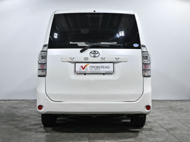 Toyota Voxy 2012 года, 250 176 км - вид 6