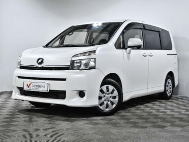 Toyota Voxy 2012 года, 250 176 км - вид 3